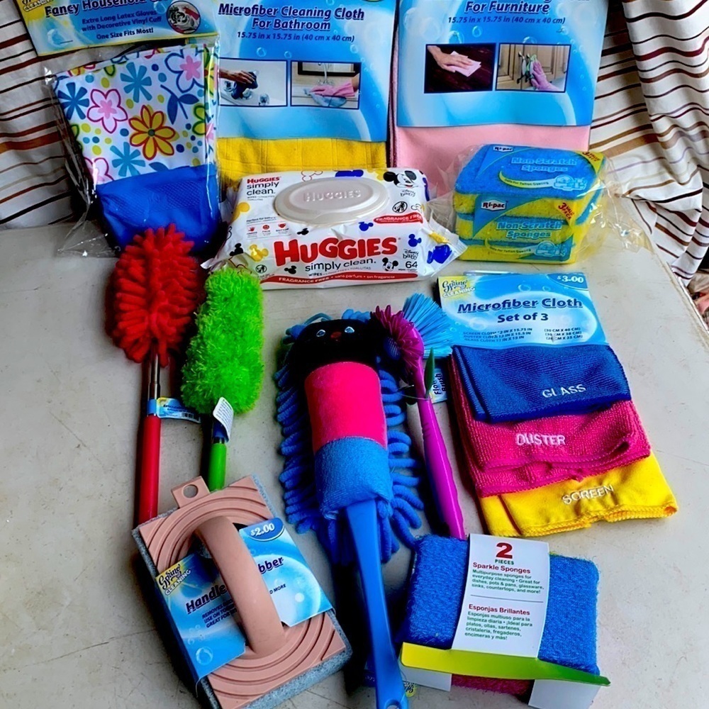 Cleaning Bundle NWT Animal Dusters Microfiber Cloths Household Extendable